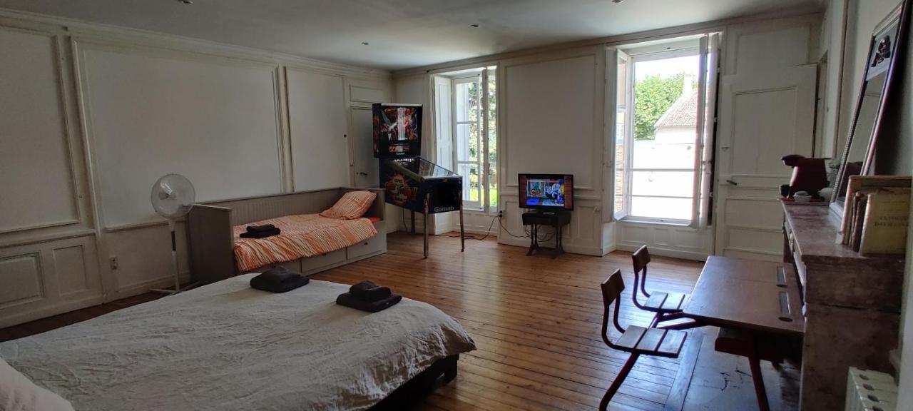 Chateau De Seurre - No Boring People Please - O6-Io-66-95-83 Bed & Breakfast Exterior photo